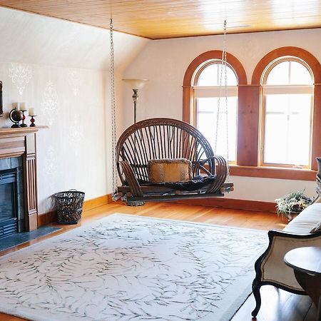 Round Barn Farm B & B Event Center Ред Уинг Екстериор снимка