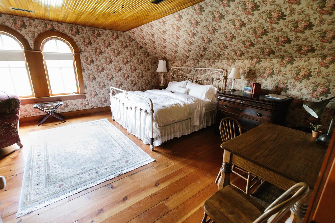 Round Barn Farm B & B Event Center Ред Уинг Екстериор снимка